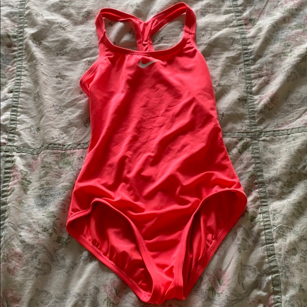 One piece swim suit
